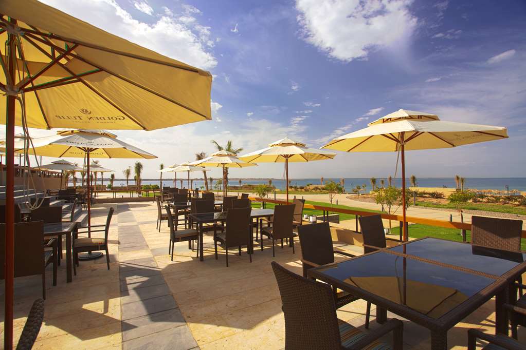 Golden Tulip Sharma Resort Restaurant billede