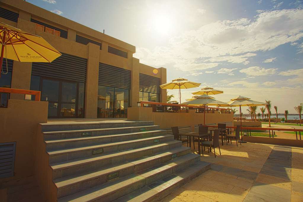 Golden Tulip Sharma Resort Faciliteter billede