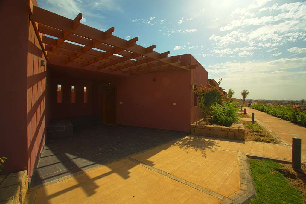 Golden Tulip Sharma Resort Værelse billede